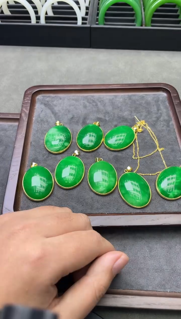 【闪购商品】翡翠吊坠(赠链)银S925镀金镶嵌98 翡翠大蛋面