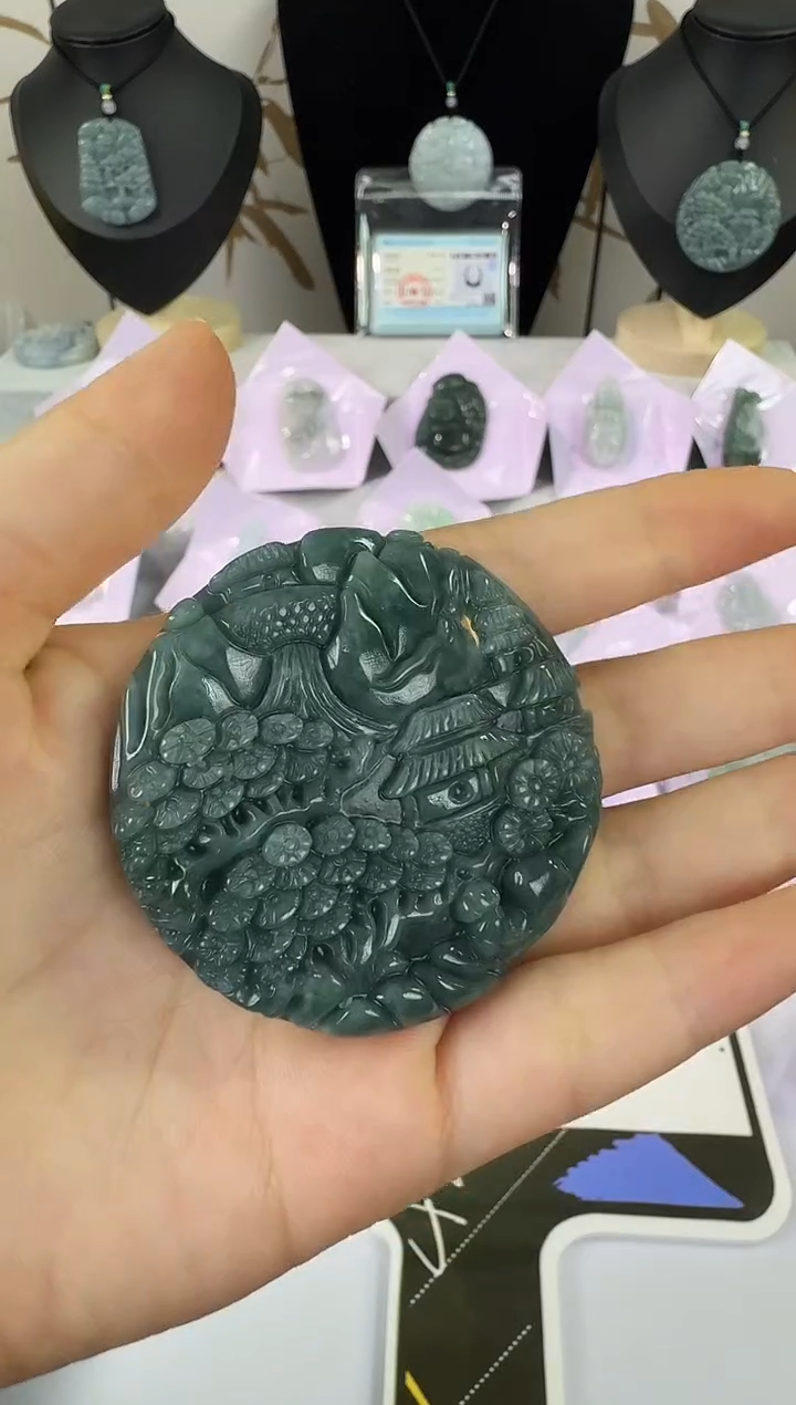 吊坠(不含链)未镶嵌翡翠天然A货翡翠山水双面雕工