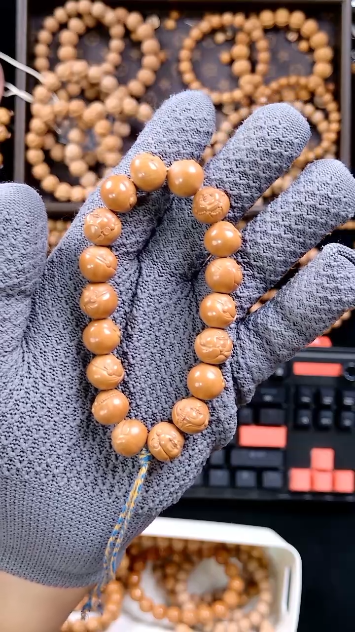 吊坠猴头核桃J****e胖弥勒龙岩料14