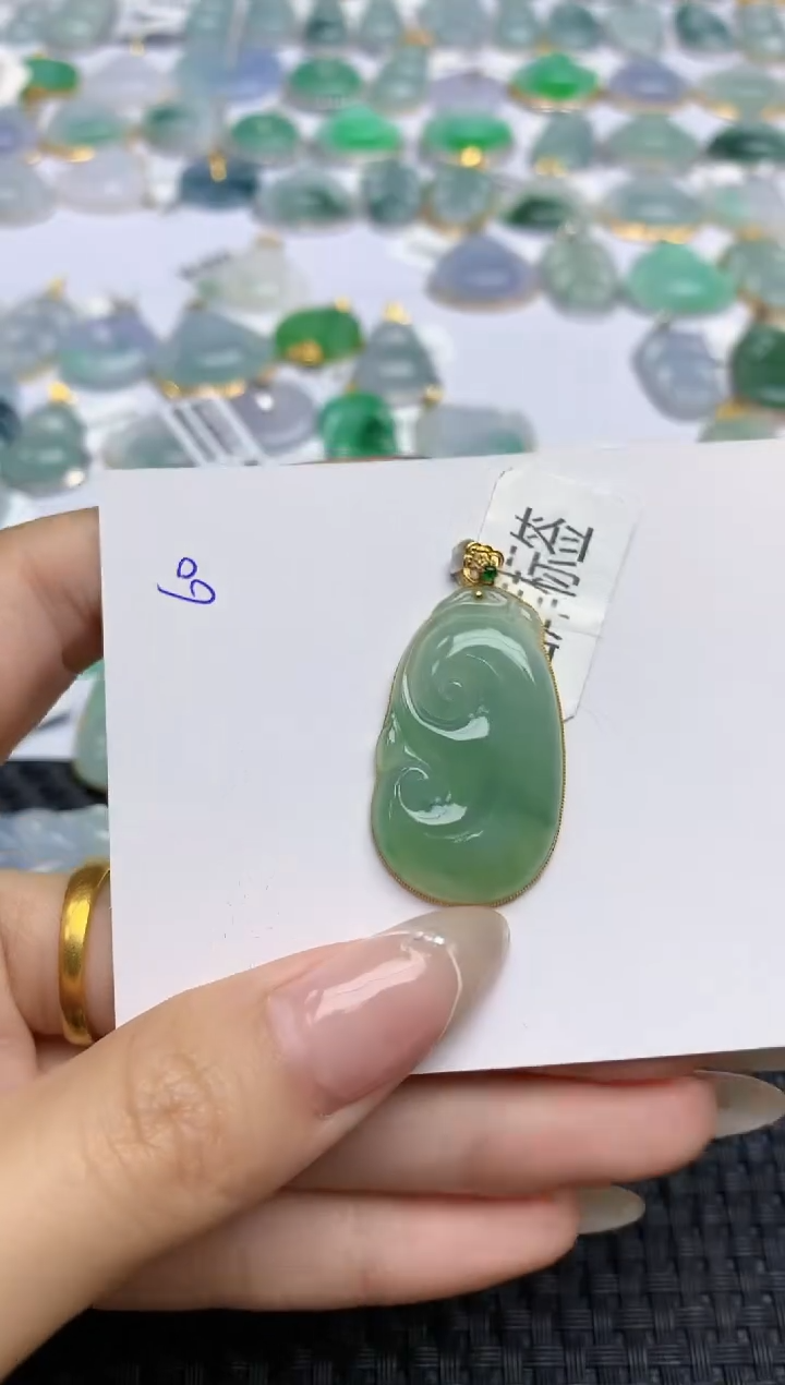 【闪购商品】翡翠颈饰18K金镶嵌天然翡翠A货