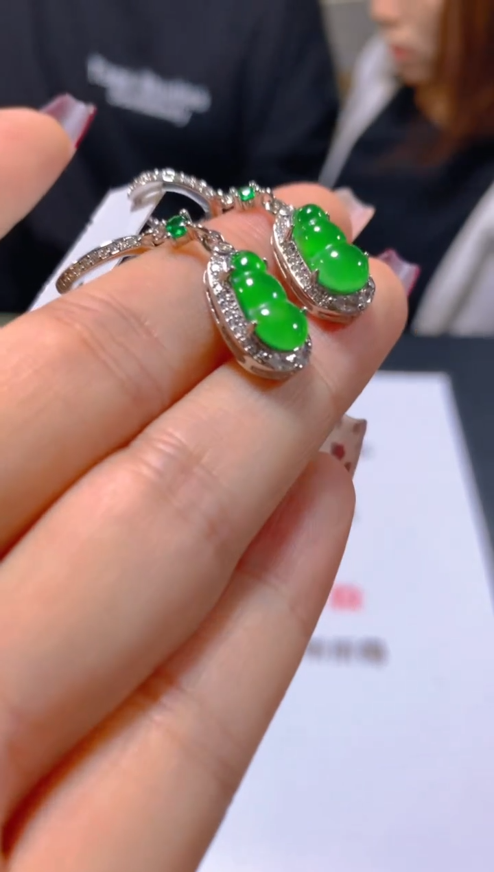 未镶嵌翡翠耳饰多样性发一