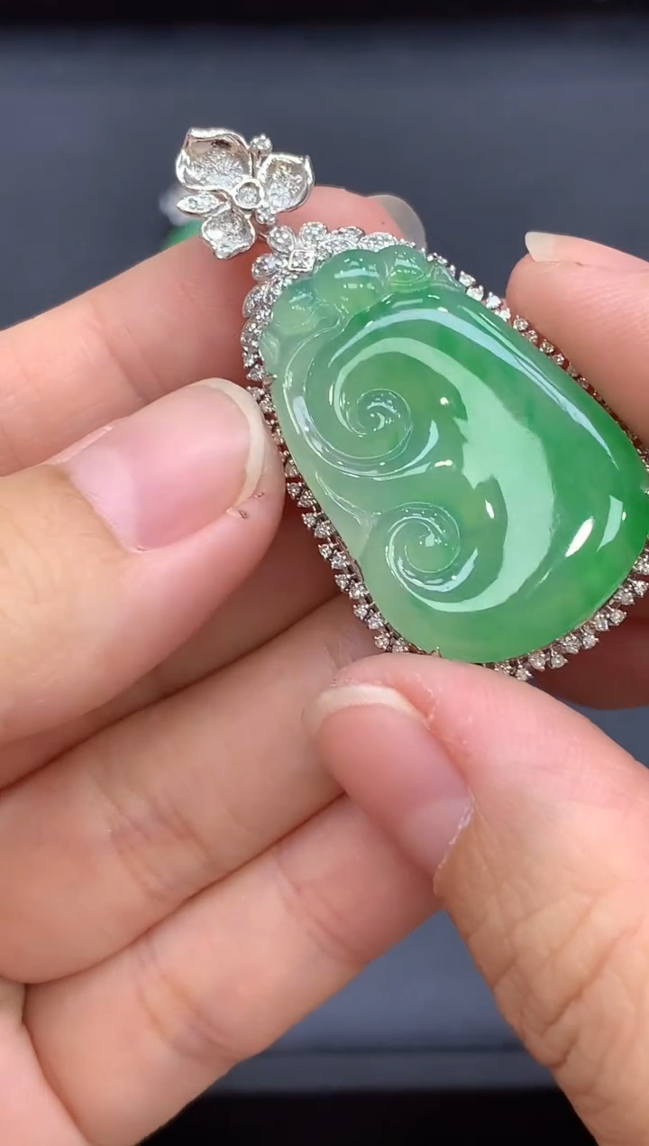 颈饰18K金镶嵌翡翠698-中国好珍宝