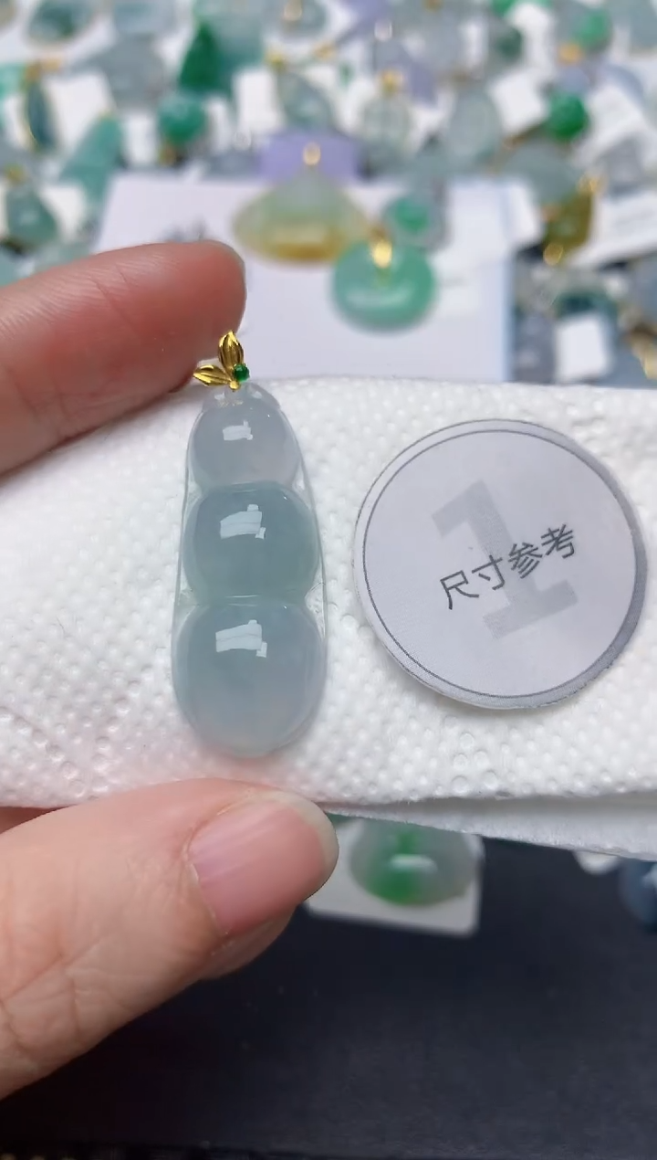 颈饰18K金镶嵌翡翠天然缅甸A货翡翠