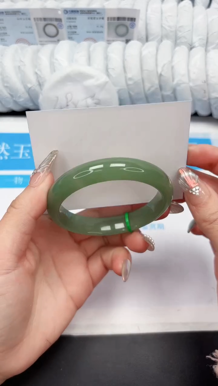 【闪购商品】石英质玉手镯未镶嵌78-60.5