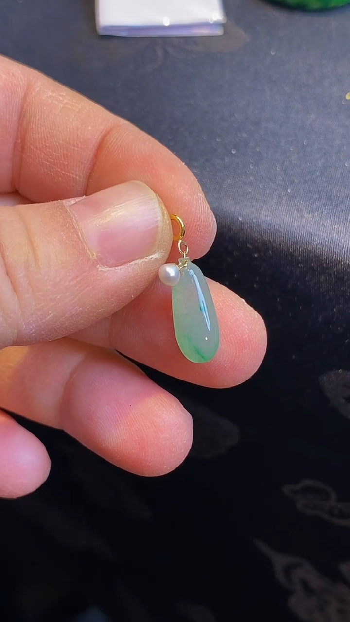 【闪购商品】翡翠颈饰18K金镶嵌吊坠