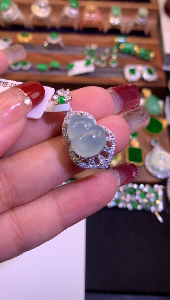 【闪购商品】翡翠颈饰未镶嵌缅甸天然A货翡翠