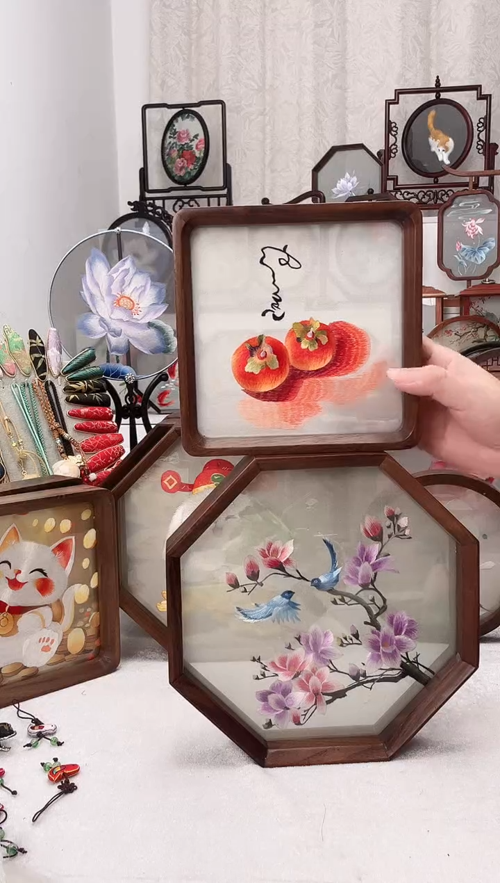 扇子苏绣作品手工团扇