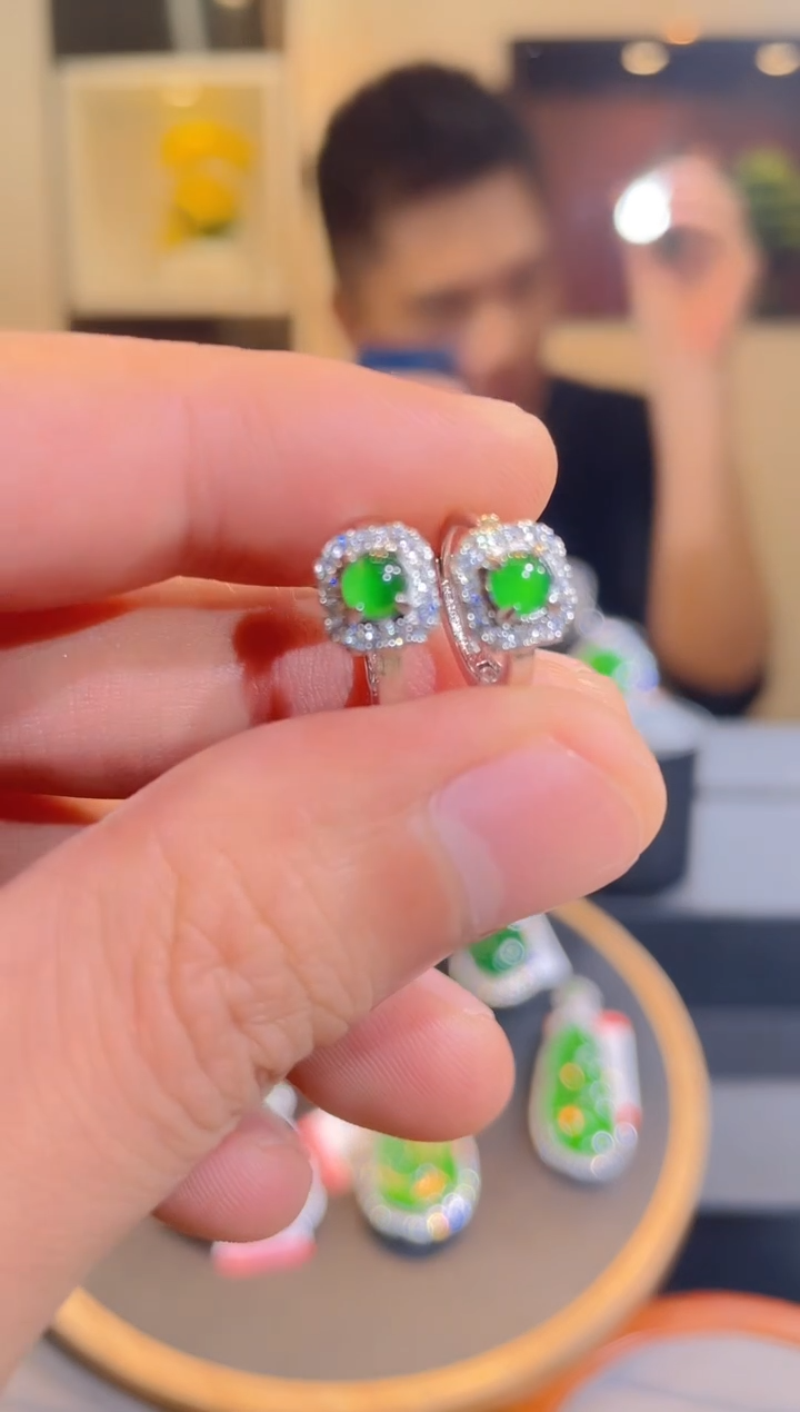 翡翠未镶嵌颈饰天然A货翡翠A3