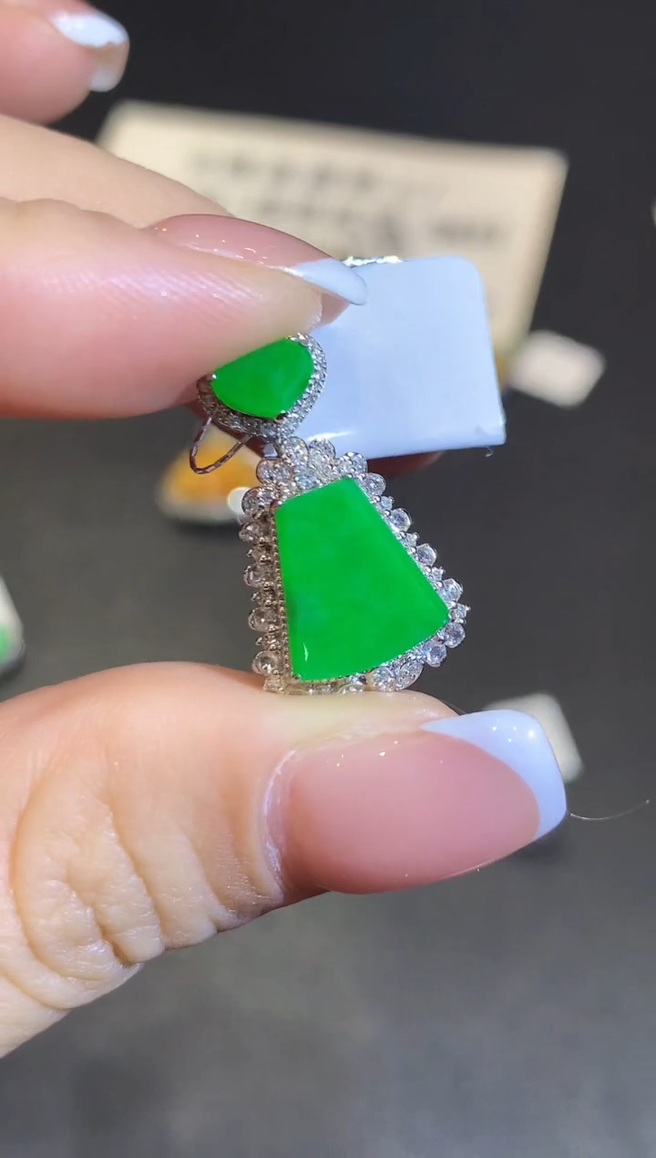 翡翠18K金镶嵌吊坠(不含链)WP多样性发其一