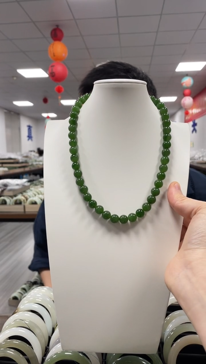 和田玉未镶嵌颈饰高品碧玉卡10项链一条