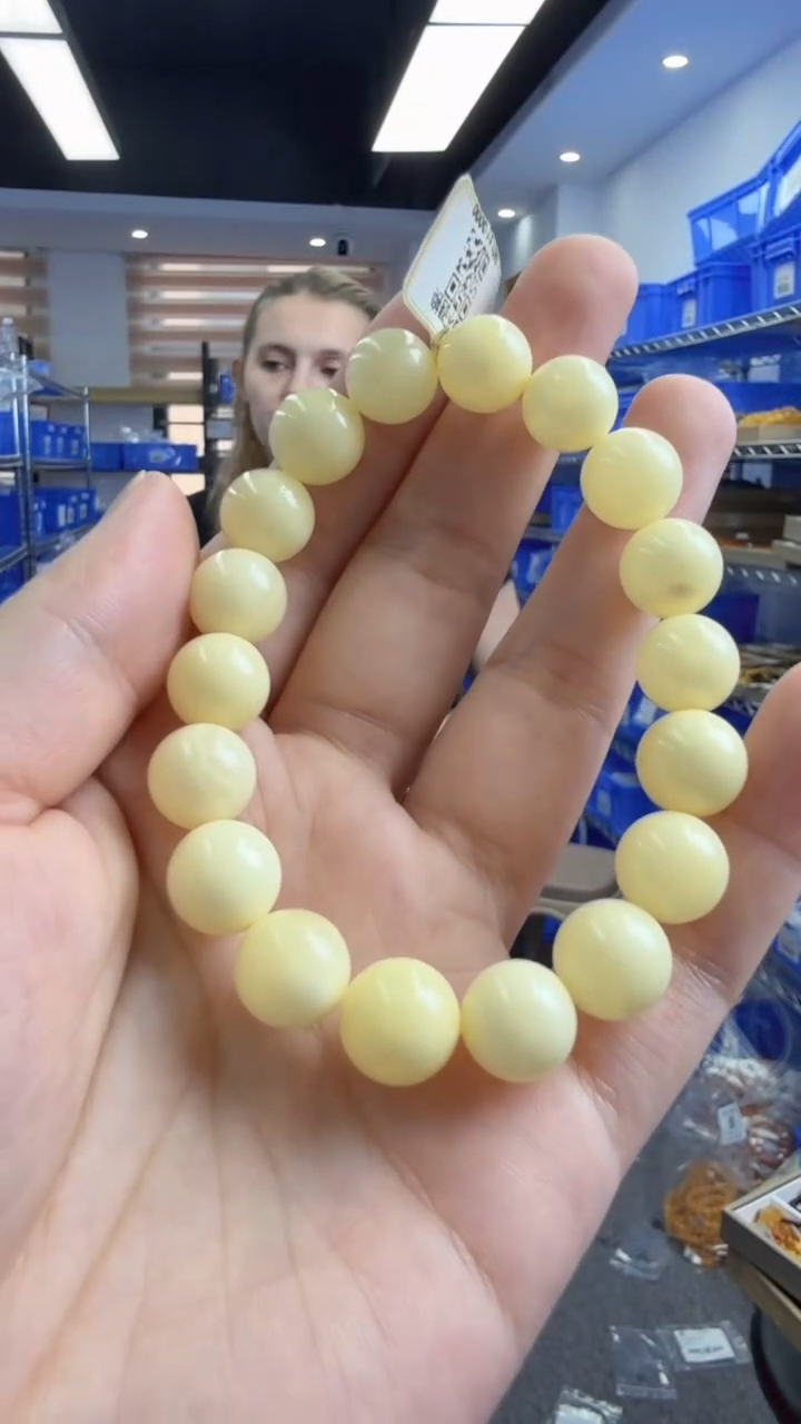 未镶嵌琥珀手链102秒拍号 假一罚三