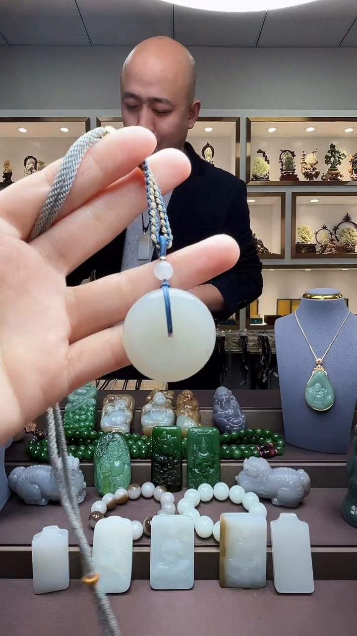 【闪购商品】和田玉颈饰未镶嵌苏