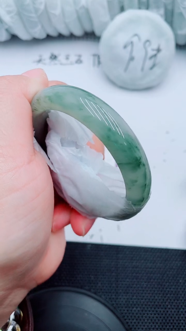 【闪购商品】石英质玉手镯未镶嵌G25-54-55