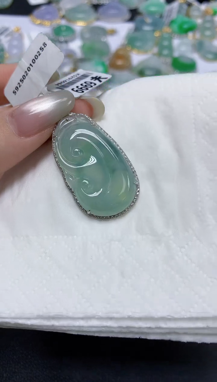 【闪购商品】翡翠未镶嵌颈饰天然缅甸翡翠A货