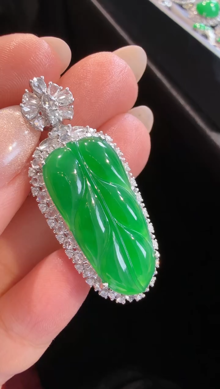 【闪购商品】翡翠颈饰18K金镶嵌吊坠