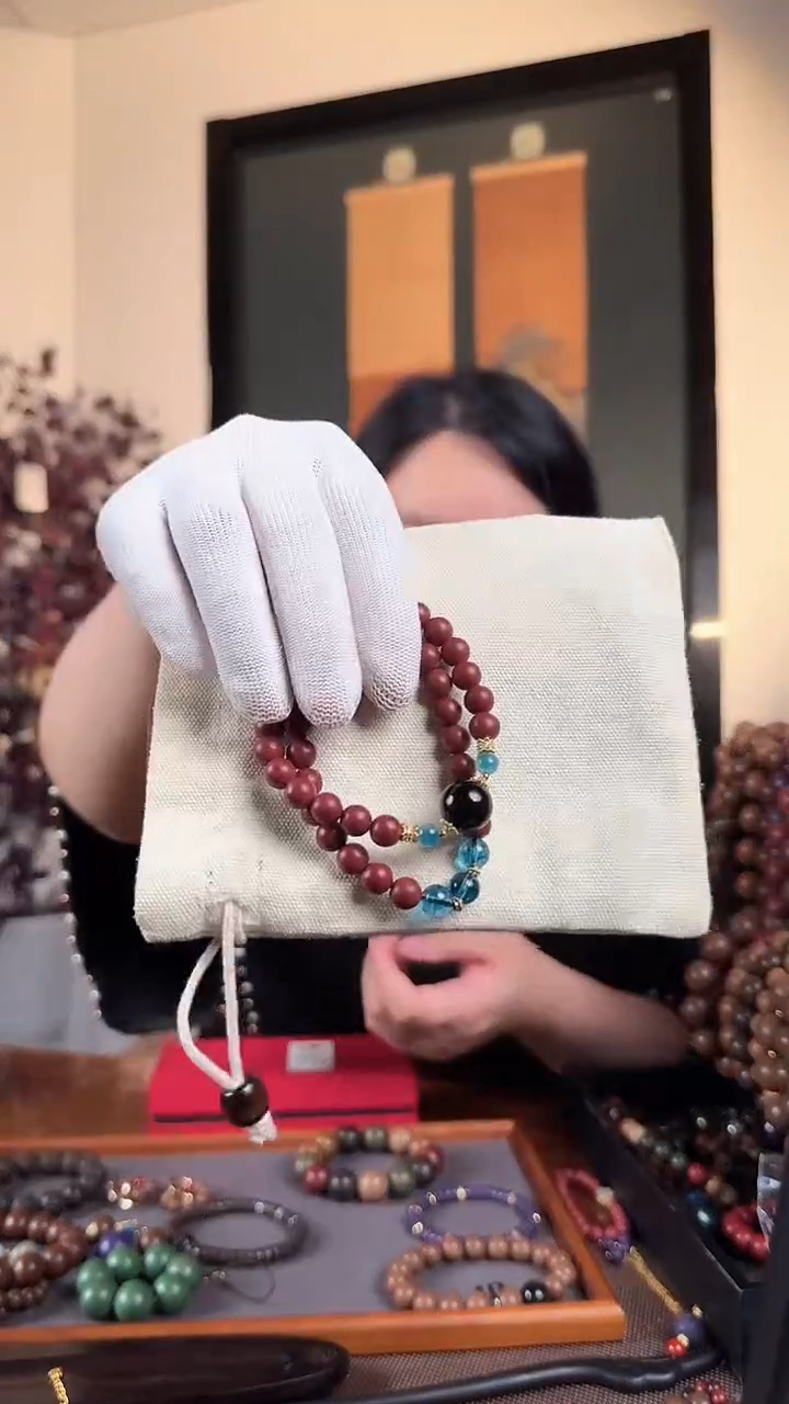 泥塑红麝8mm双圈手串，