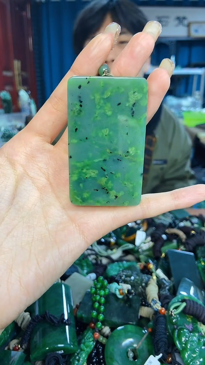 未镶嵌和田玉挂件1