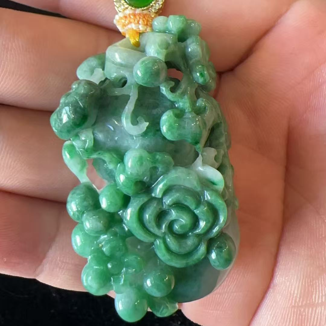 天然缅甸翡翠吊坠3231