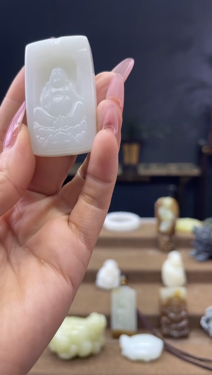 颈饰未镶嵌和田玉1