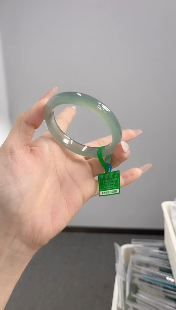 【闪购商品】玛瑙/玉髓手镯未镶嵌53-54圈