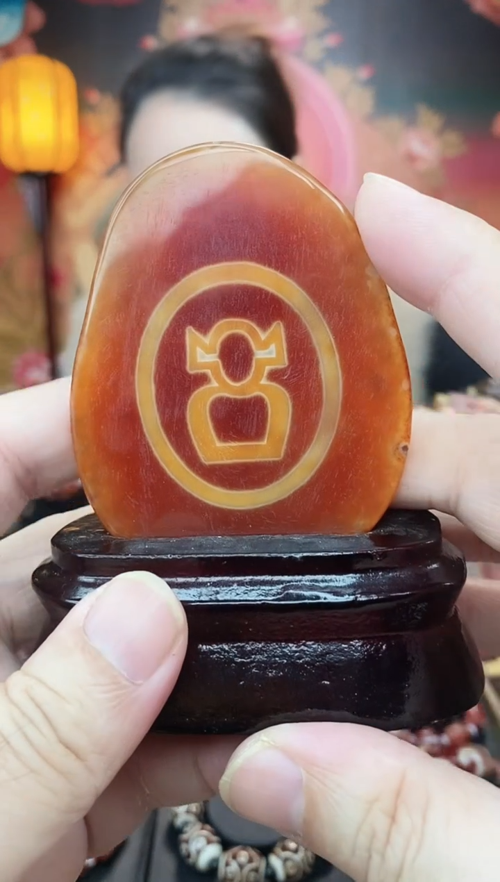 【闪购商品】玛瑙/玉髓摆件未镶嵌玛瑙财财摆件（带底座）