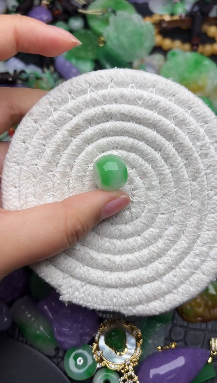 颈饰未镶嵌翡翠缅甸翡翠吊坠