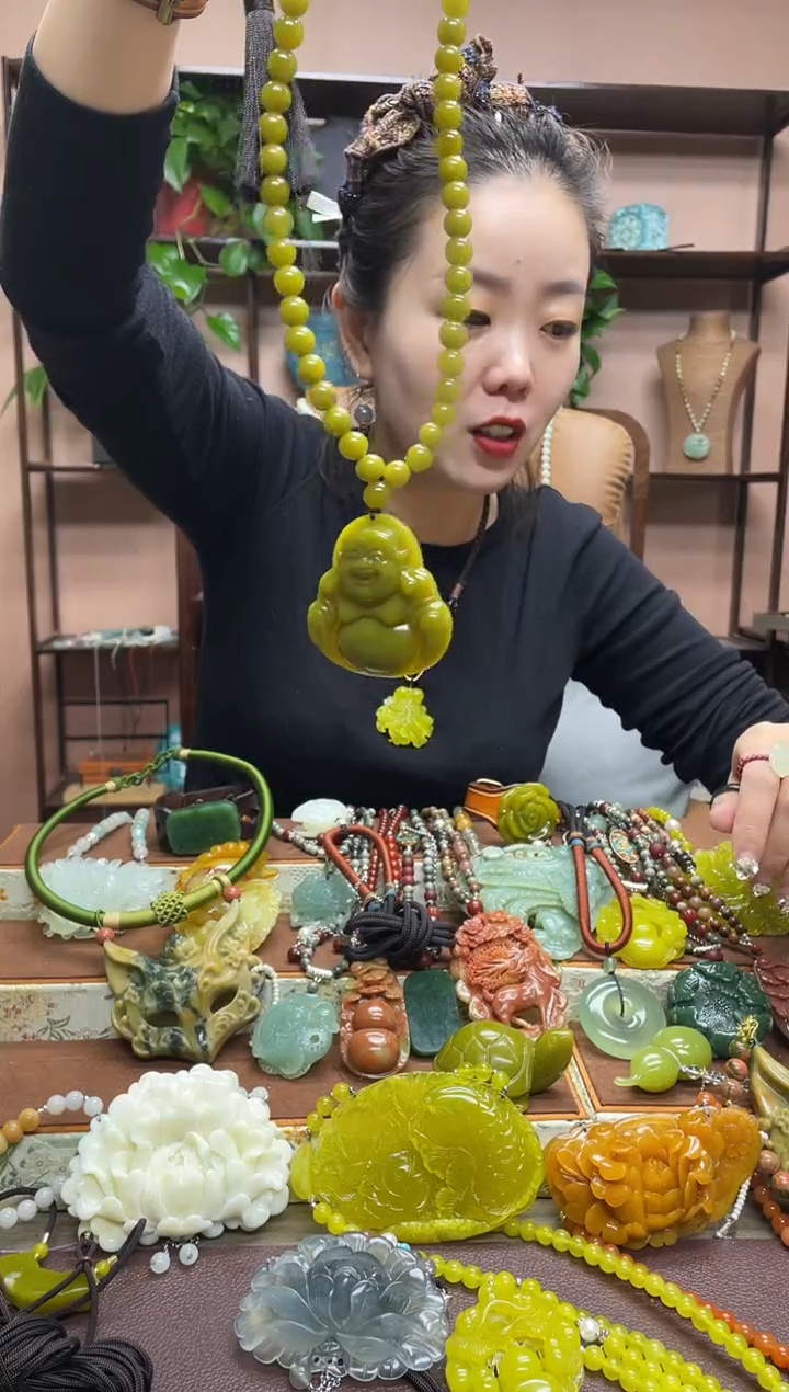 未镶嵌岫玉吊坠多样性发货发其中之一