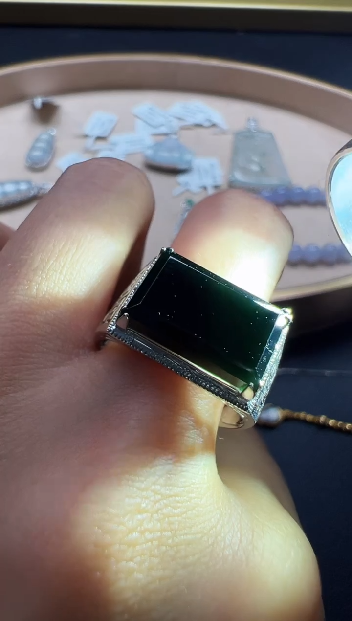 18K金镶嵌戒指翡翠KDF0930-025