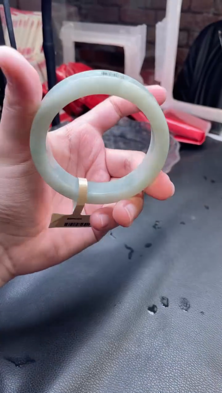 【闪购商品】定制翡翠手镯未镶嵌发一件/DDI02449