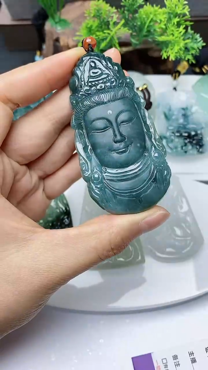 【闪购商品】翡翠颈饰未镶嵌          