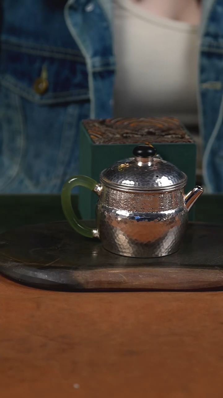 手工锤纹玉把泡茶壶