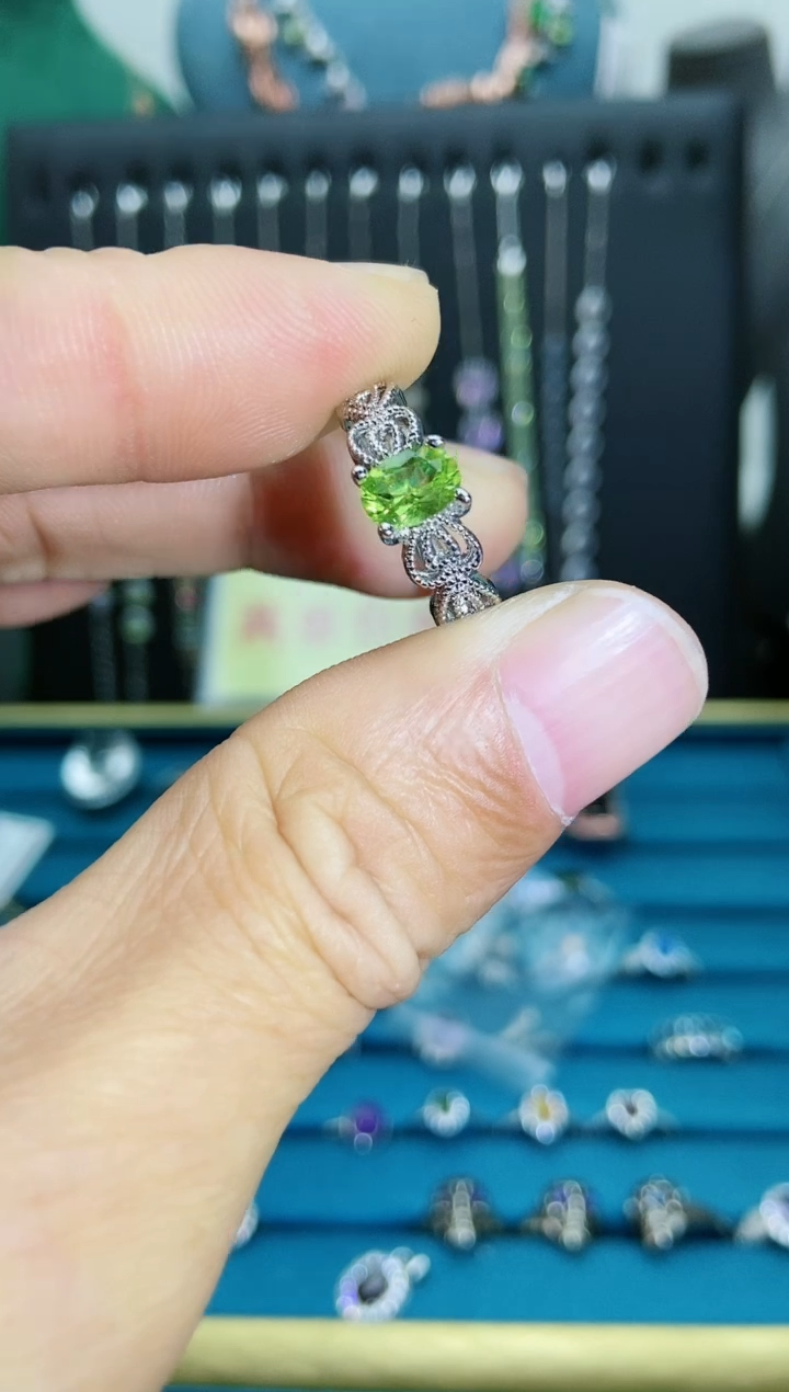 【闪购商品】橄榄石戒指银S925镶嵌22121