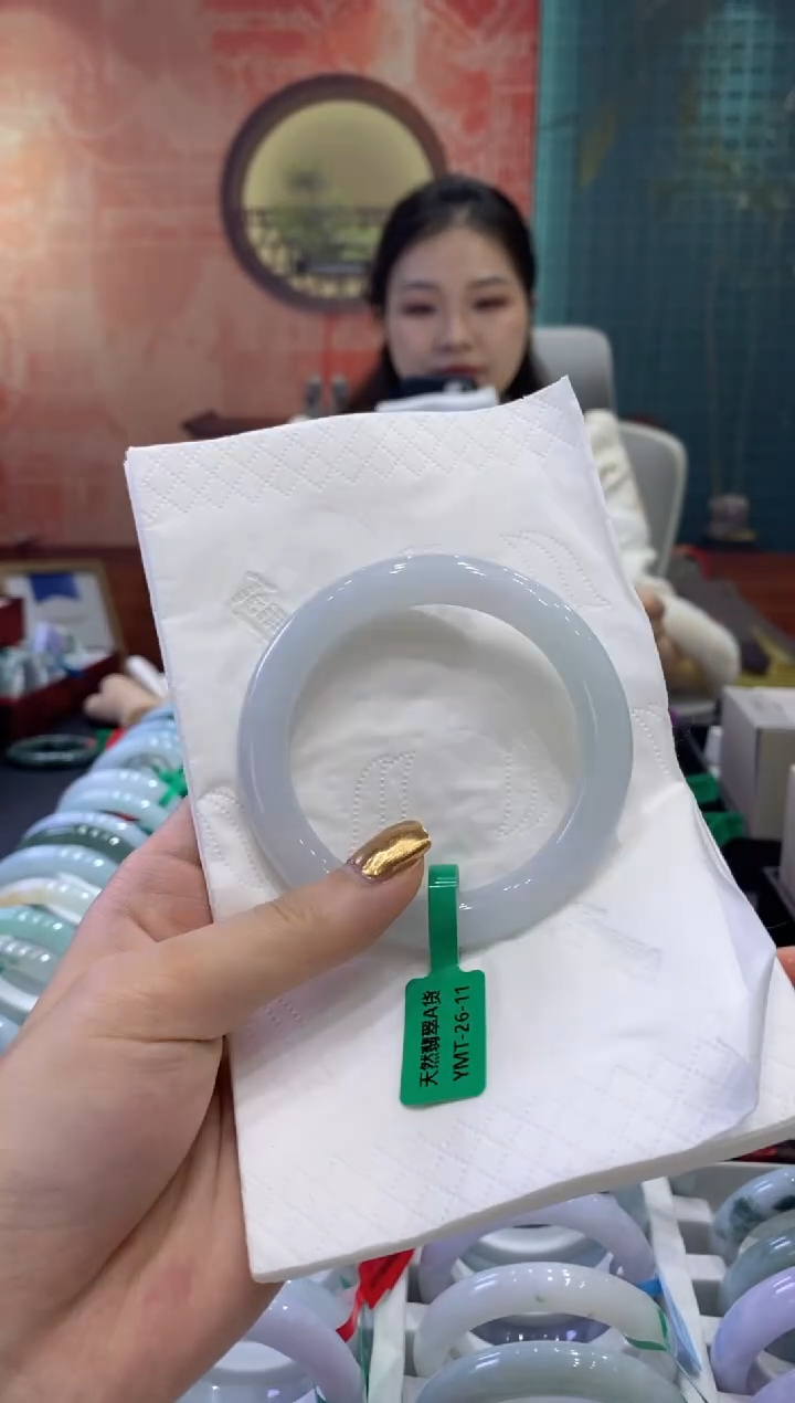 【闪购商品】翡翠手镯未镶嵌多人11703