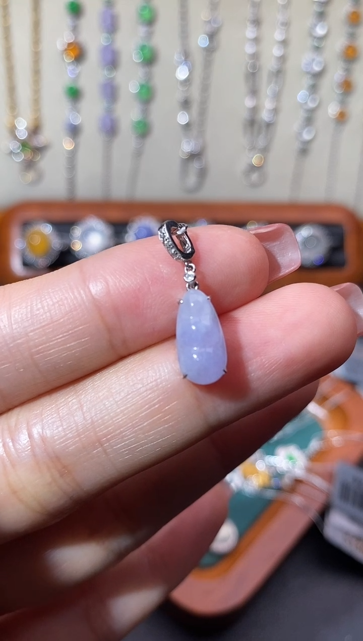 【闪购商品】翡翠颈饰18K金镶嵌吊坠