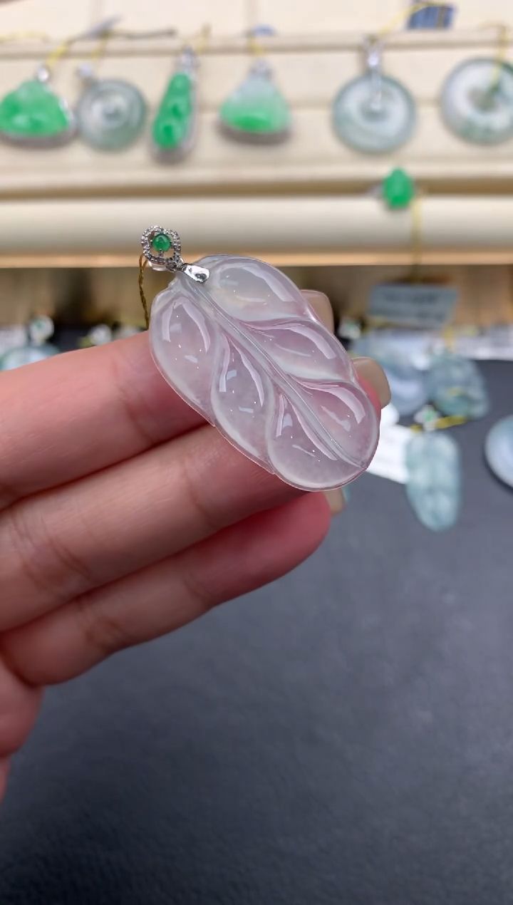 翡翠18K金镶嵌颈饰A953