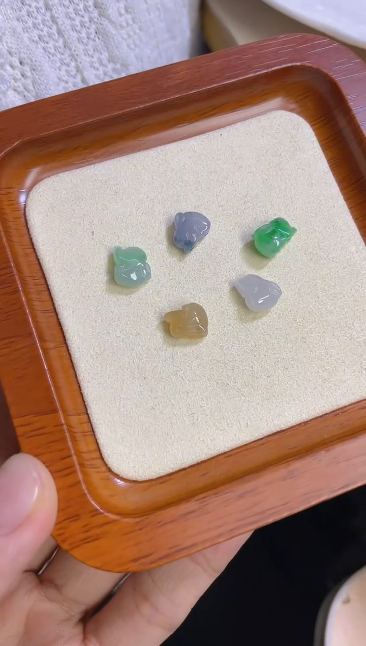 【闪购商品】翡翠颈饰未镶嵌假一赔三