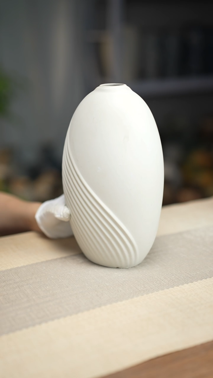    花器斜纹水滴高26