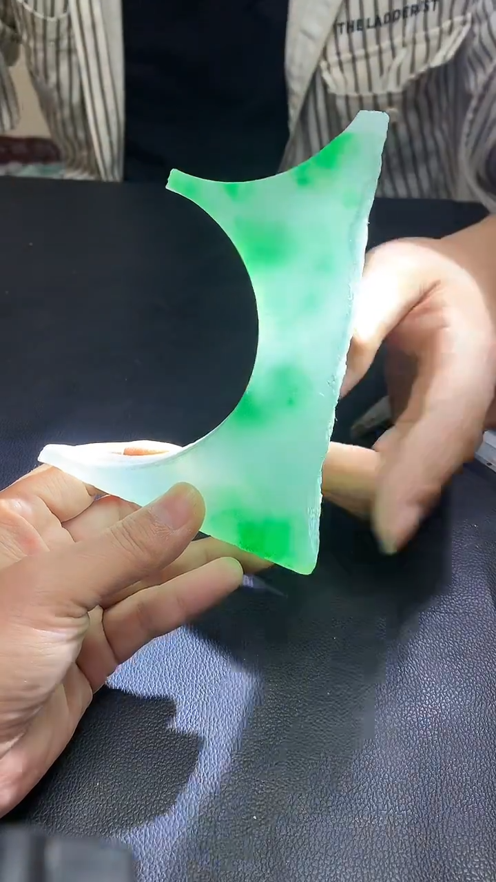 玉冰飘绿花毛胚边角