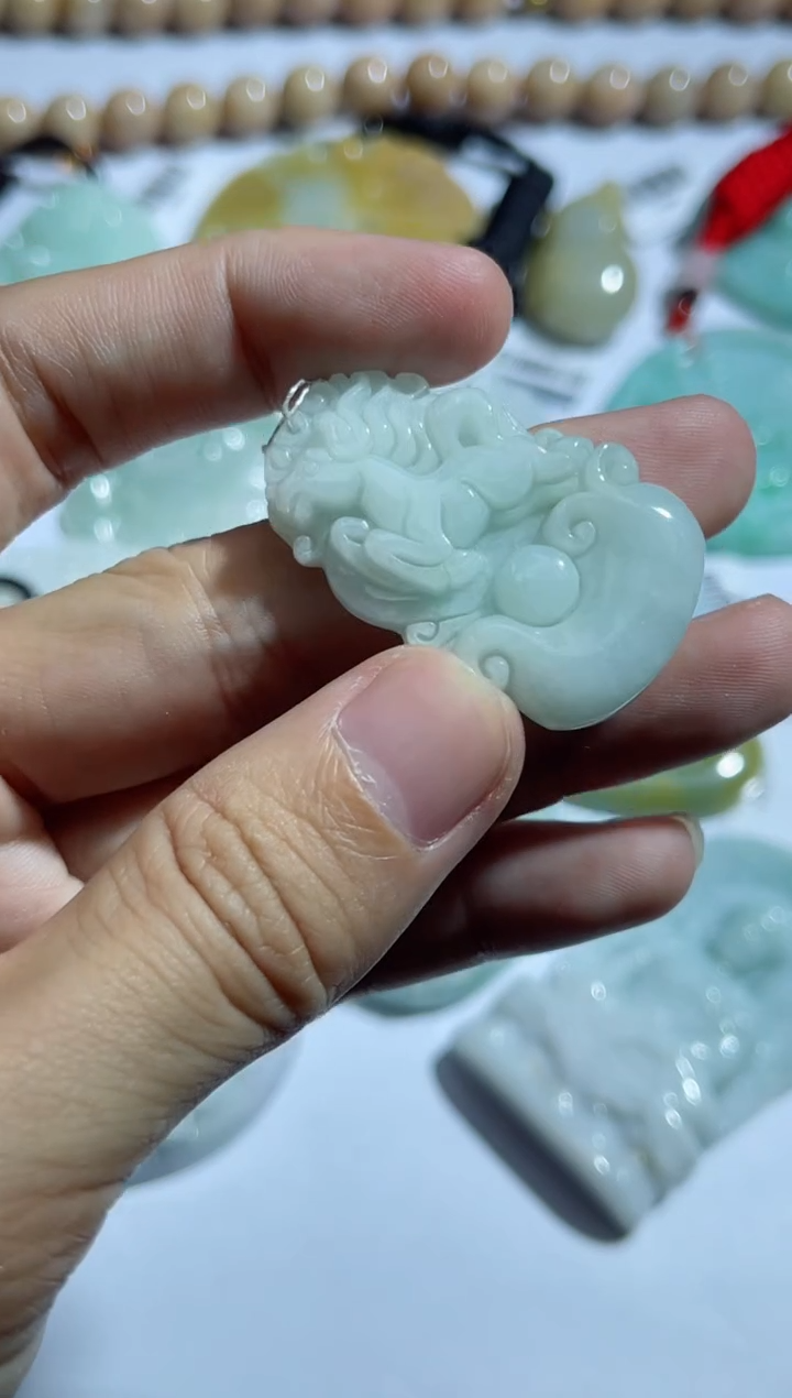 【闪购商品】翡翠颈饰未镶嵌00015038