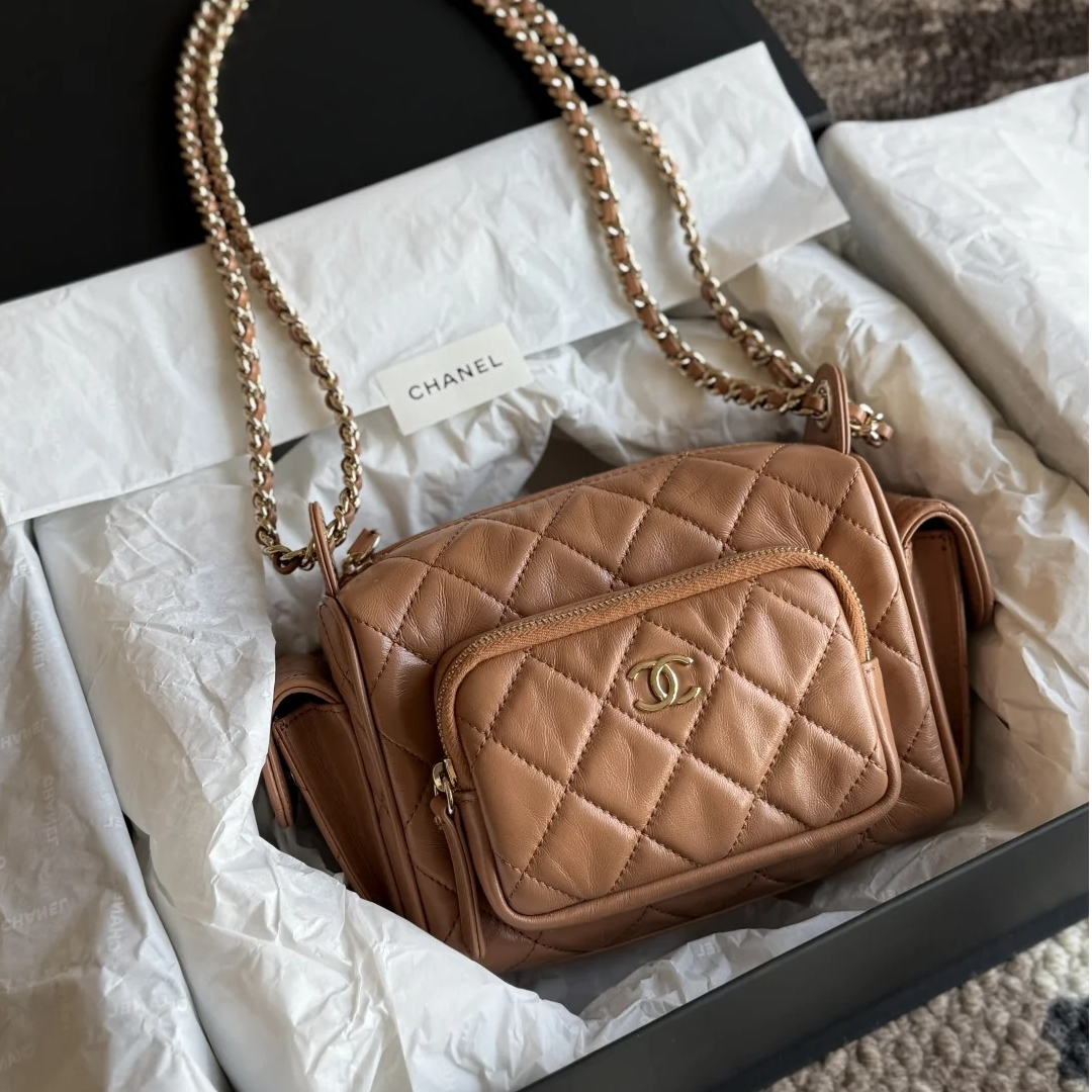 99新 Chanel/香奈儿 小花Jerry 奶茶色 24K 保龄球 相机包