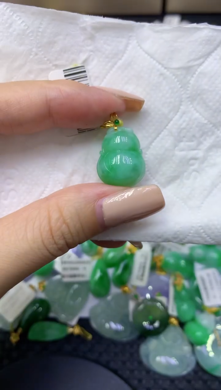 颈饰18K金镶嵌翡翠天然缅甸翡翠A货