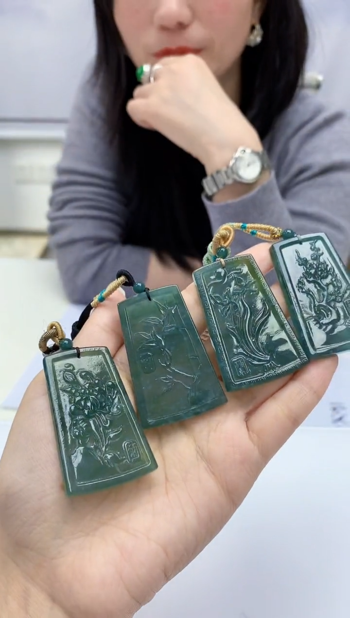 【闪购商品】定制翡翠未镶嵌4852kk-毛货挂件一套52