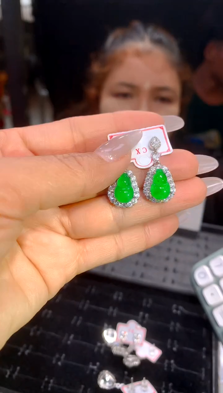 【闪购商品】定制翡翠未镶嵌38-多样性发货（发其一）