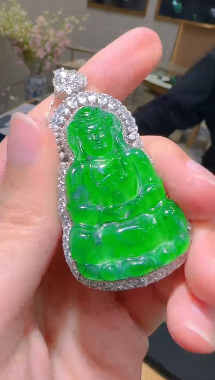 【闪购商品】翡翠吊坠(赠链)银S925镶嵌天然翡翠A货多样性发一件