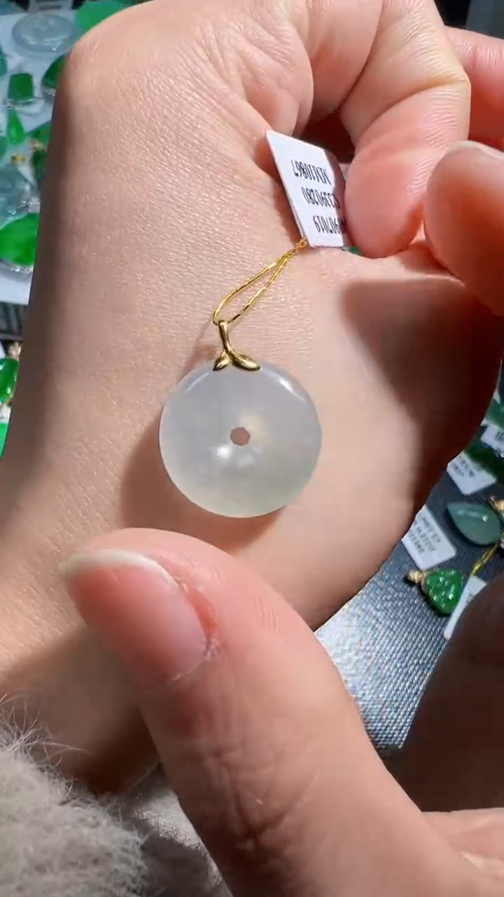 【闪购商品】翡翠颈饰18K金镶嵌我