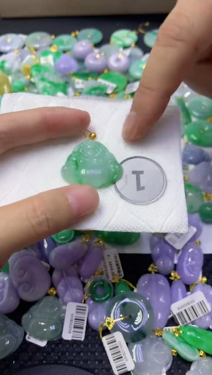 颈饰未镶嵌翡翠天然缅甸翡翠A货