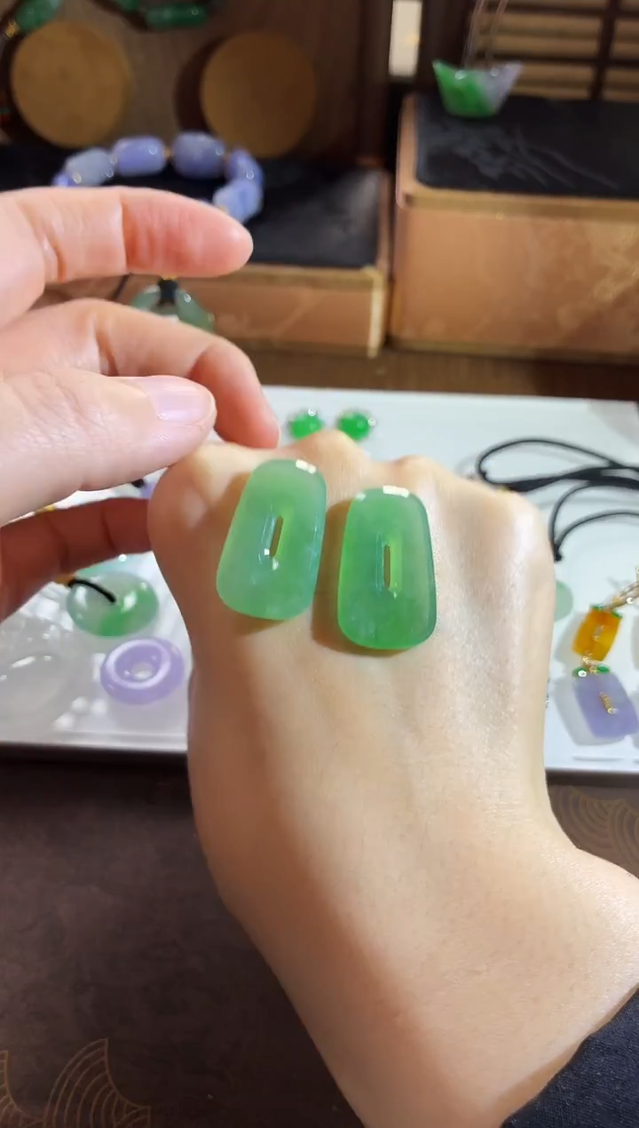 未镶嵌翡翠耳饰耳饰