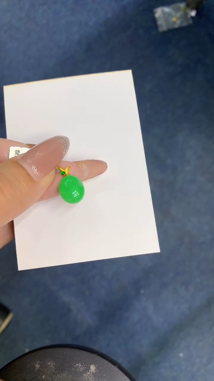 颈饰18K金镶嵌翡翠1