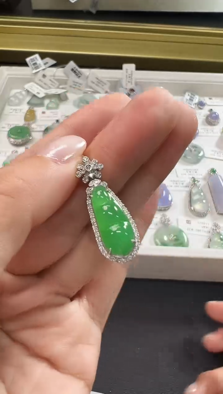 颈饰18K金镶嵌翡翠KYYC1206-045