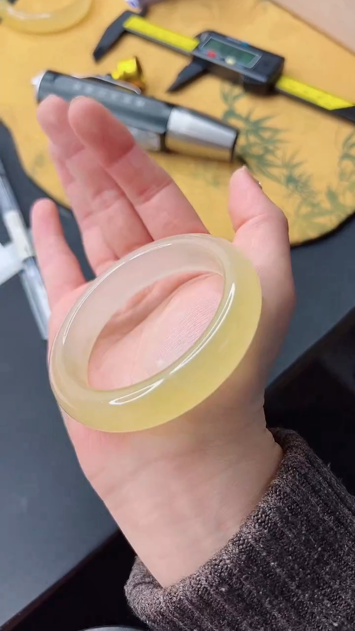 【闪购商品】石英质玉手镯未镶嵌775-56-57